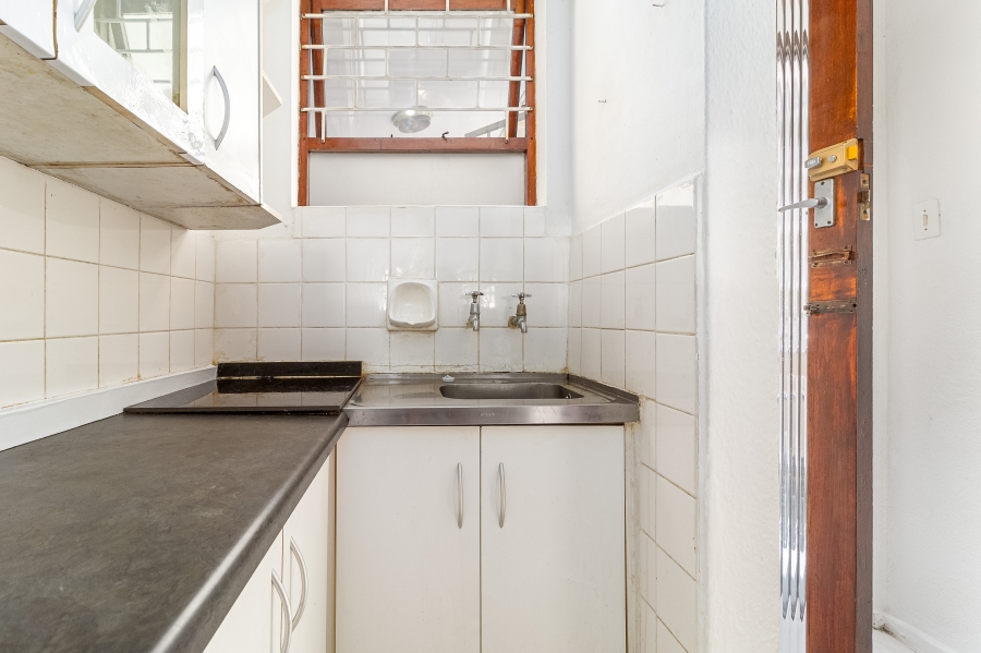 To Let 1 Bedroom Property for Rent in Green Point Western Cape